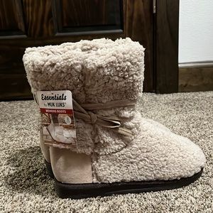 NWT Muk Luk Womens Boots